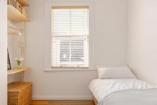 Peaceful Retreat in Central Cheltenham - 1