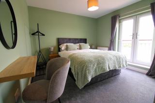 Luxury Riverside Living - Morton - 3