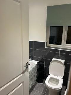 3BR House in Newton-Le-Willows - Sleeps 6 - - 4