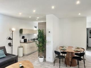 Toulon centre, Appartement 2 chambres tout équipé au 6e étage sans ascenseur - Tolone - 1