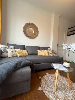PARIS-MONTROUGE Magnifique Studio Appartement de 35m2 - très cosy pour 1 à 6 personnes refait à neuf - ENTIRE APARTMENT LUXURIOUS AND WARM - Montrouge Paris 14ème - Proche Aéroport Orly & Parc Expositions Porte de Versailles FREE WIFI GRATUIT - 0