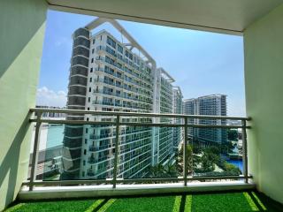 SM Bicutan by Bahamas - Manila - 7