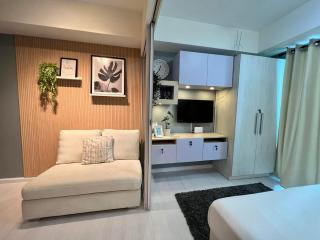 SM Bicutan by Bahamas - Manila - 6