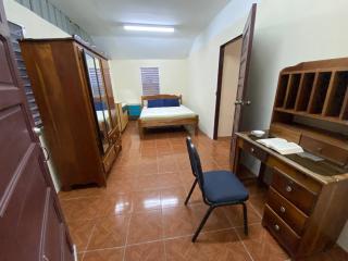 Entire House - Private, Affordable, 10 mins to Itl Airport - 5