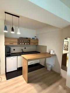 Ohrid Cozy Escape Modern Apartment for a Perfect Stay - 7