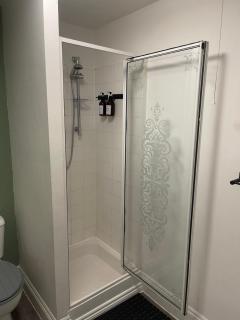 Cosy entire apartment super king bed near town center - Colchester - 1
