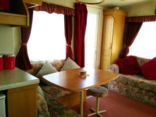 Golden Palm Mirage GP 6 Berth enclosed veranda - Chapel Saint Leonards - 4