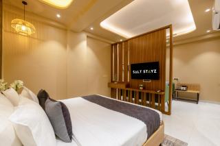 Saltstayz Premier - Sector 50 & Golf Course Ext Road - 1