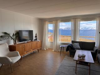 Aurora Mountain & Ocean House - Karlsøy - 6