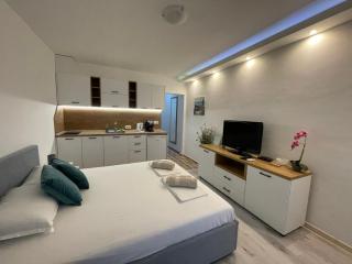 Студио Симона 2 - първа линия море - 9