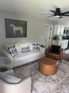 Cozy 2 bedroom 2 bath getaway Villa - Hendersonville - 1