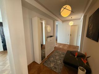 Möbelierte 3-Zimmer-Wohnung mit luxuriöser Innenausstattung in Zentrum - 9