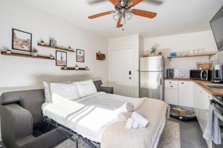 2BR Apt with BBQ & Parking Spring Fling Stay - Tucson - 6