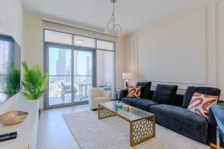 Burj Khalifa View - 2BR and Maid - Downtown - Dubai - 9