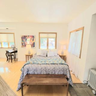 Sunset Cottage at Grizzly Peak Winery - 0