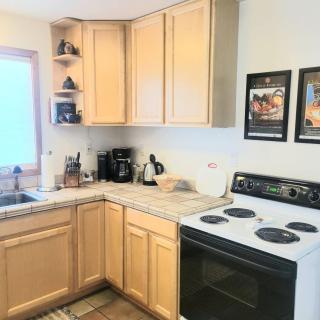 Sunset Cottage at Grizzly Peak Winery - 8