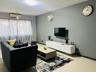 Grey Vacation Home - Gaborone - 3