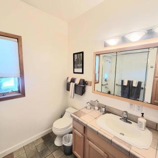 Sunset Cottage at Grizzly Peak Winery - 4