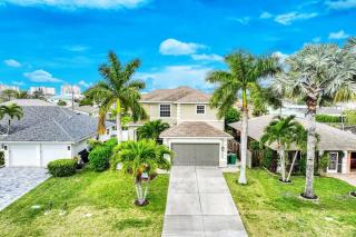 Vacation home with pool. 4 bedrooms. Sleeps 10 - Naples - 6