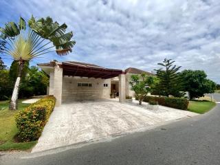 Private Punta Cana Villa with Pool & Golf View - Punta Cana - 2