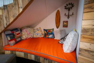 Guest Grain Bin Foghorn Leghorn sleeps 8 - Hermann - 1