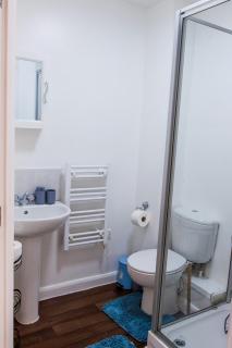 Monea Retreat a Modern 2bedroom and 2 bathroom apartment in Coventry - Coventry - 7