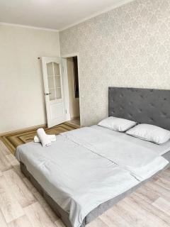Светлая однокомнатная квартира - Almaty - 8
