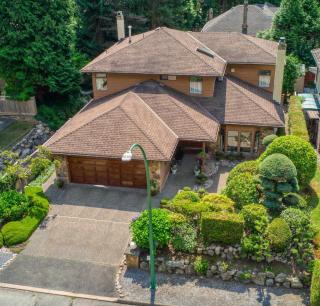 Luxury 3BR Home, 2 King Beds, Near cafes and groceries - North Vancouver - 0