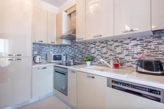 SkyVibe Penthouse BPCentral - 5