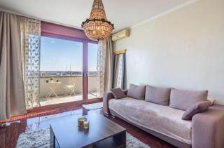 SkyVibe Penthouse BPCentral - 2