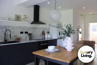 Entire rental unit hosted by Lux Living - Oxford - 7