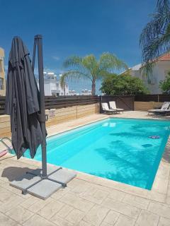 Felicity Beachside Stylish 2-BR Villa Paralimni - Paralimni - 6