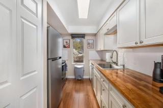 Newly Renovated Fore Seasons - Williamsburg - 4