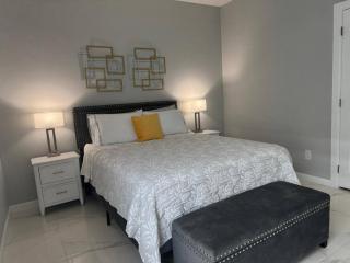 New Cozy & Spacious Apartment - Near Expressway - Mission - 8