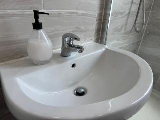 Bright East Dulwich Apartment - 2