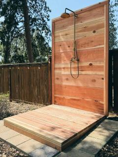Log Cabin w/ pool, spa, game room, sleeps 20 - Coarsegold - 2