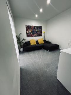 Unique 4 Bedroom House, ideal for HS2, Business People, Contractors & workers - Minworth - 7