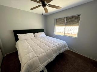 Big 4 Bedroom Property with a Pool - Las Vegas - 7