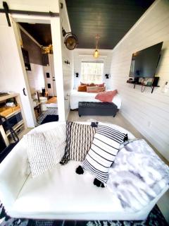 UpCountree Cabins Romantic Treehouse & Luxury Glamping - Point - 8