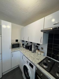 One Bedroom Furnished Flat - Goodmayes - 3