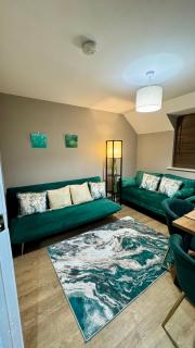 Emerald dream house - Swindon - 1