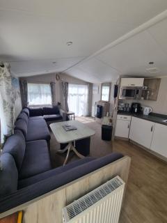 Spacious 8 birth 3 bedrooms A22 Unity Beach Holiday Resort Unity Brean 1 pet stays free - Berrow - 1