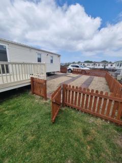 Spacious 8 birth 3 bedrooms A22 Unity Beach Holiday Resort Unity Brean 1 pet stays free - Berrow - 2