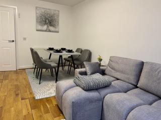 Park Villa, Stevenage - Shephall - 4