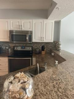Quiet direct oceanfront 2 bed 2 bath condo w/pool - Ormond Beach - 5
