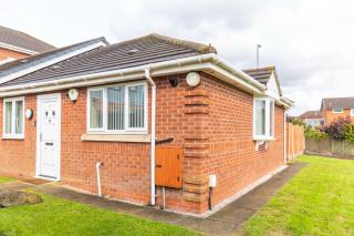 Pinfold Court Apartments - Knowsley - 3