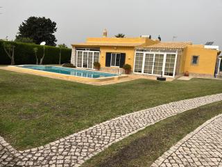 Exclusive Lagos Villa Private Pool and Nearby Beaches - 1