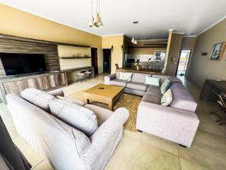 Chinook 3 Bedroom Penthouse Apartment - Swakopmund - 8
