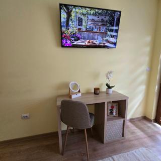 Eti's Home - a place of color, music, books and much more with free garage - Veliko Tŭrnovo - 6