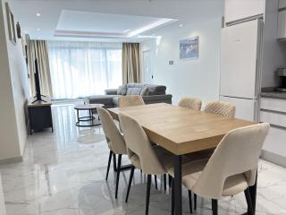Relax and Stay in Praia Spacious 3bdr Apartment - Praia - 3